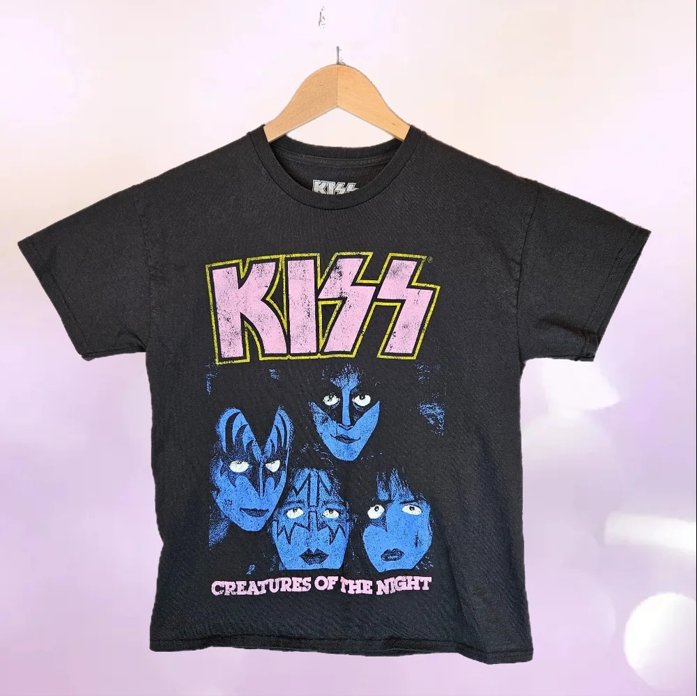Kiss T-shirt Womens Sz XS Black & Pink Creatures of the Night Graphic Oversized